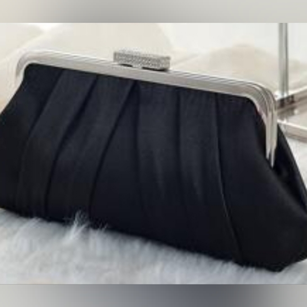 Mia woman couch  purse